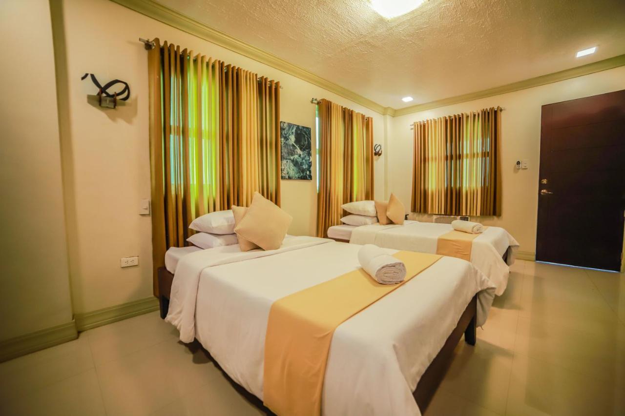 Villa Esmeralda Bryan'S Resort Hotel And Restaurant Palayan City Buitenkant foto