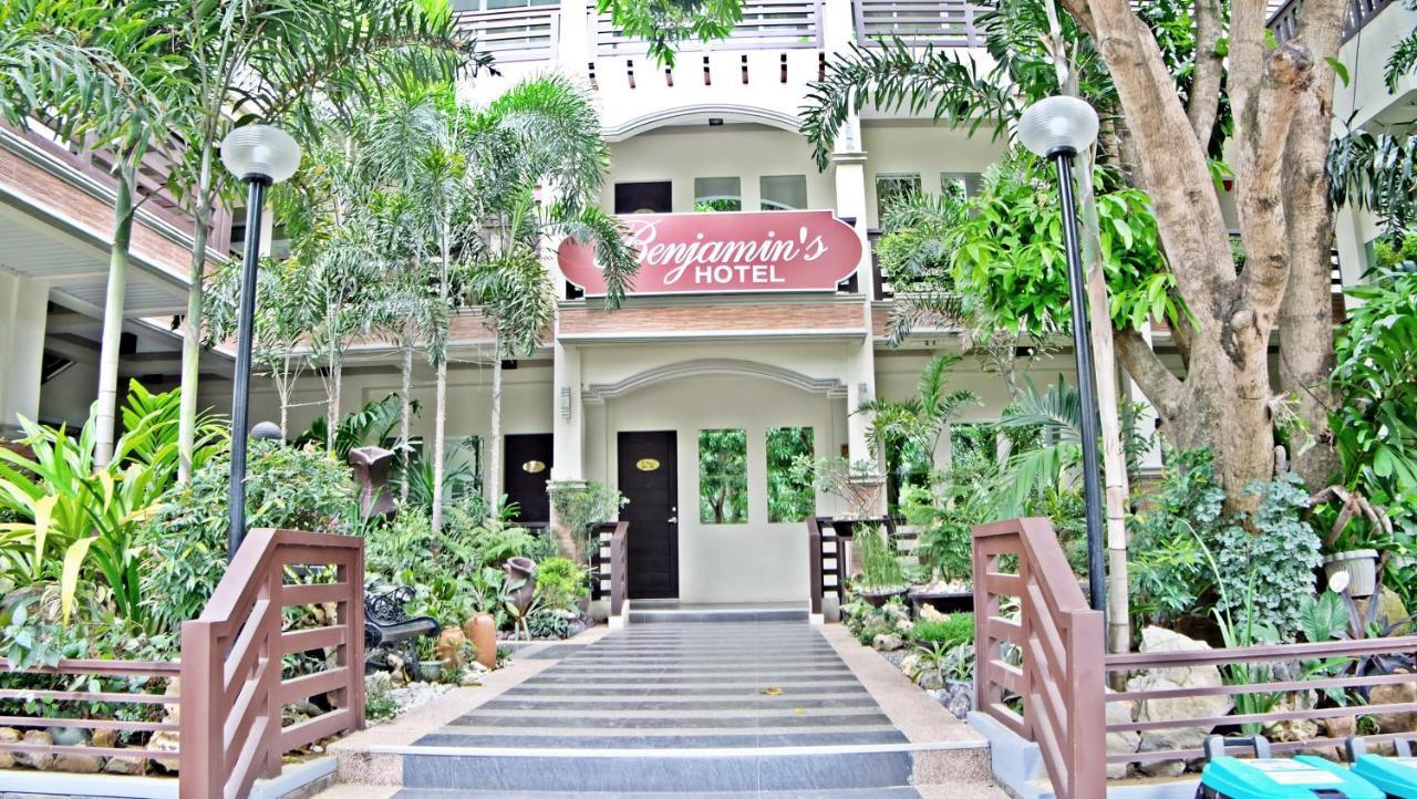 Villa Esmeralda Bryan'S Resort Hotel And Restaurant Palayan City Buitenkant foto