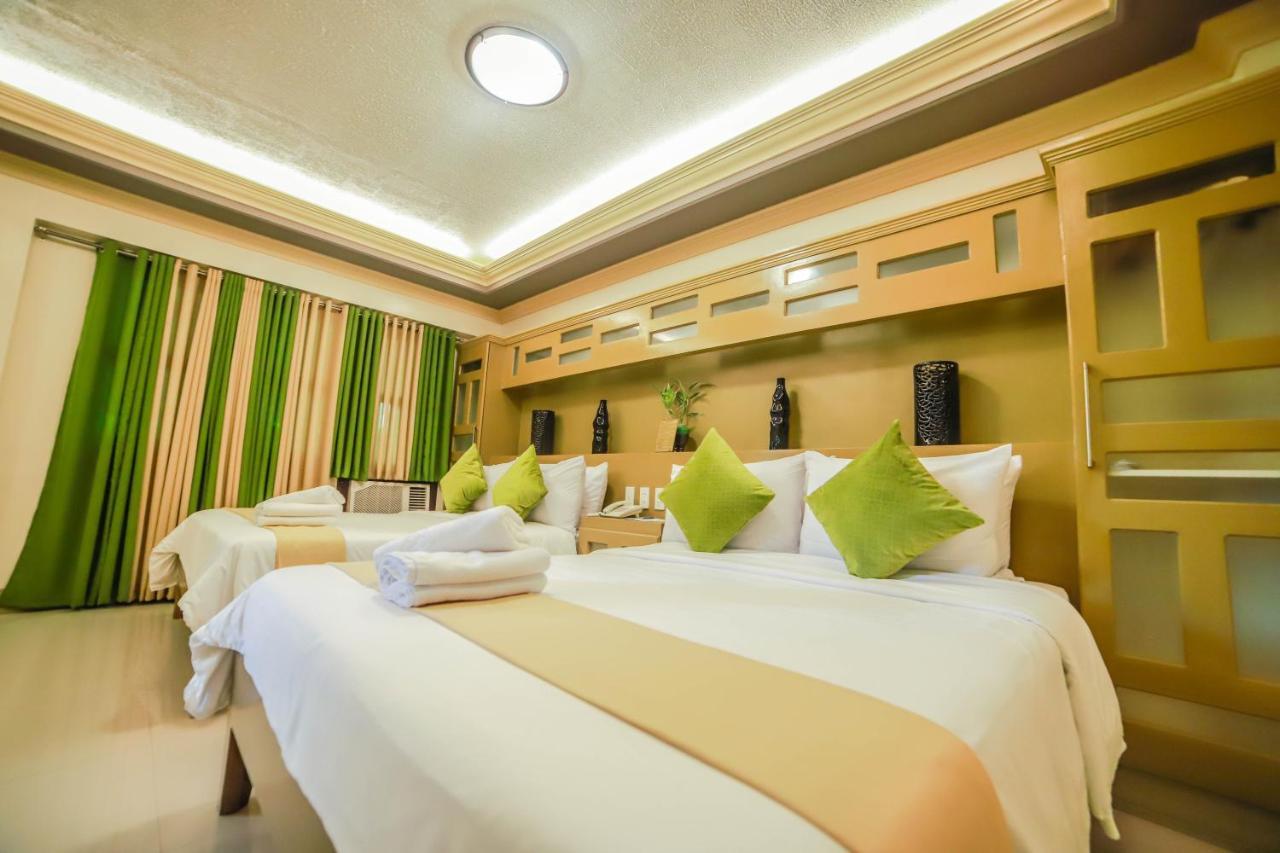 Villa Esmeralda Bryan'S Resort Hotel And Restaurant Palayan City Buitenkant foto