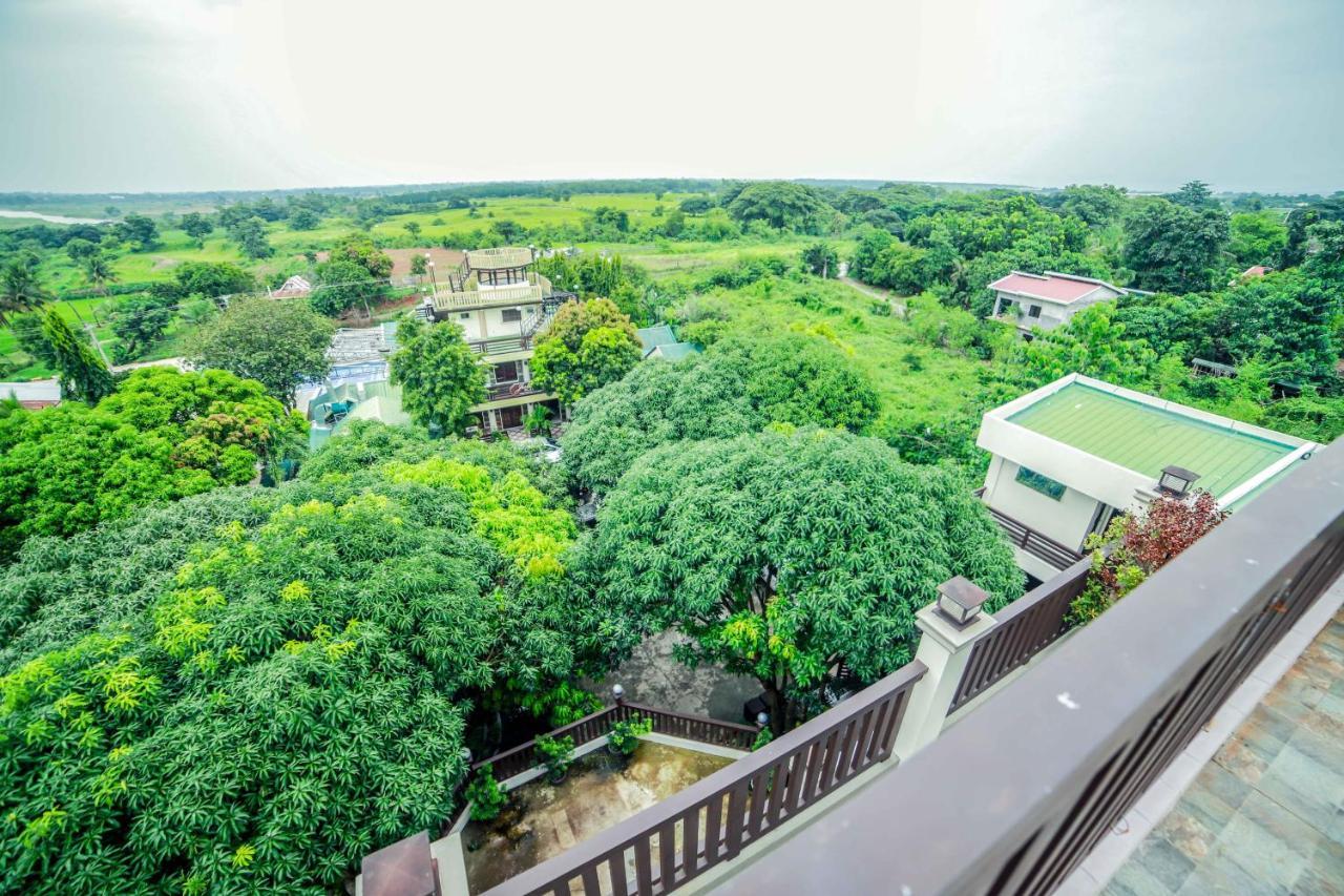Villa Esmeralda Bryan'S Resort Hotel And Restaurant Palayan City Buitenkant foto