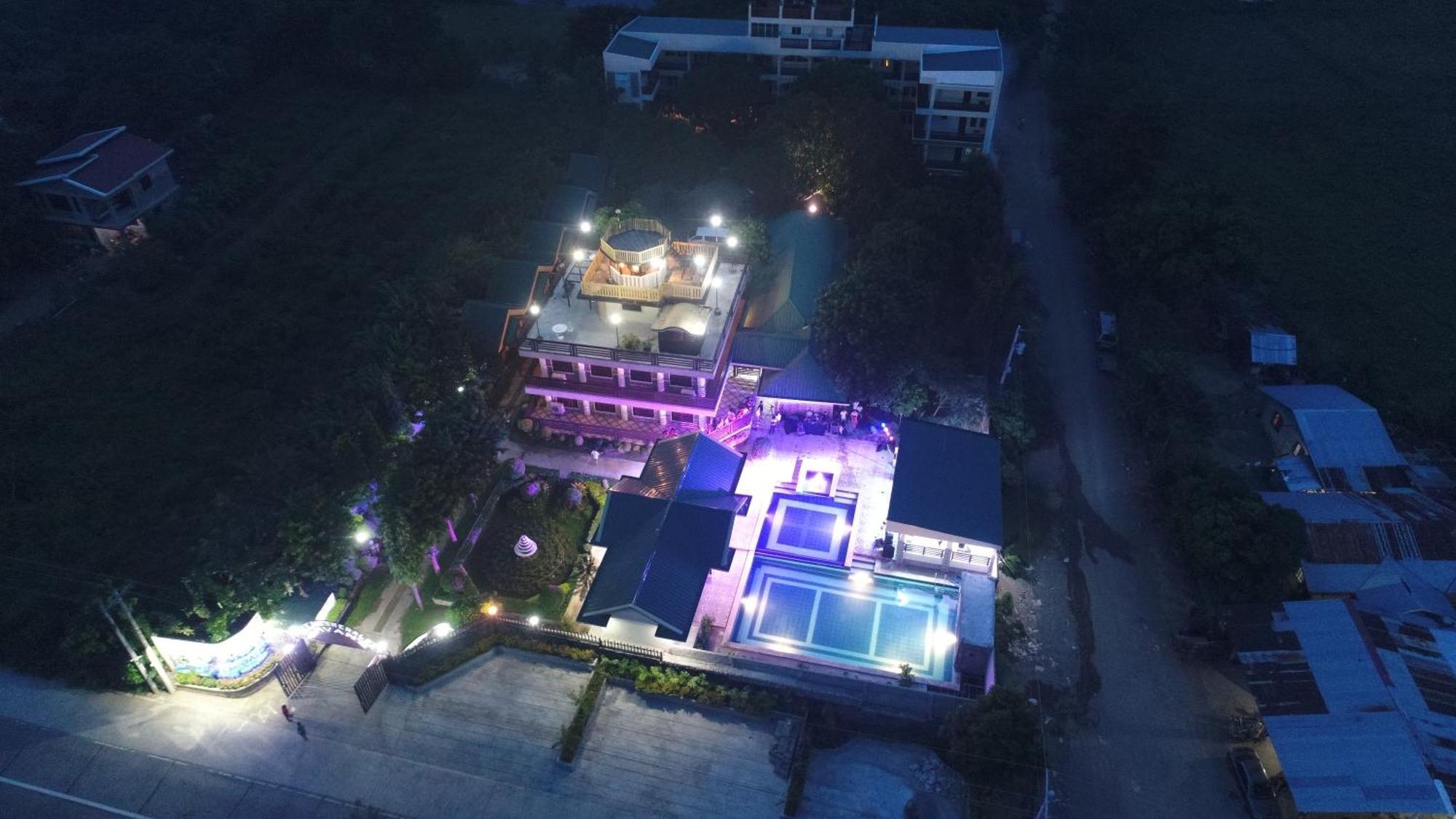 Villa Esmeralda Bryan'S Resort Hotel And Restaurant Palayan City Buitenkant foto