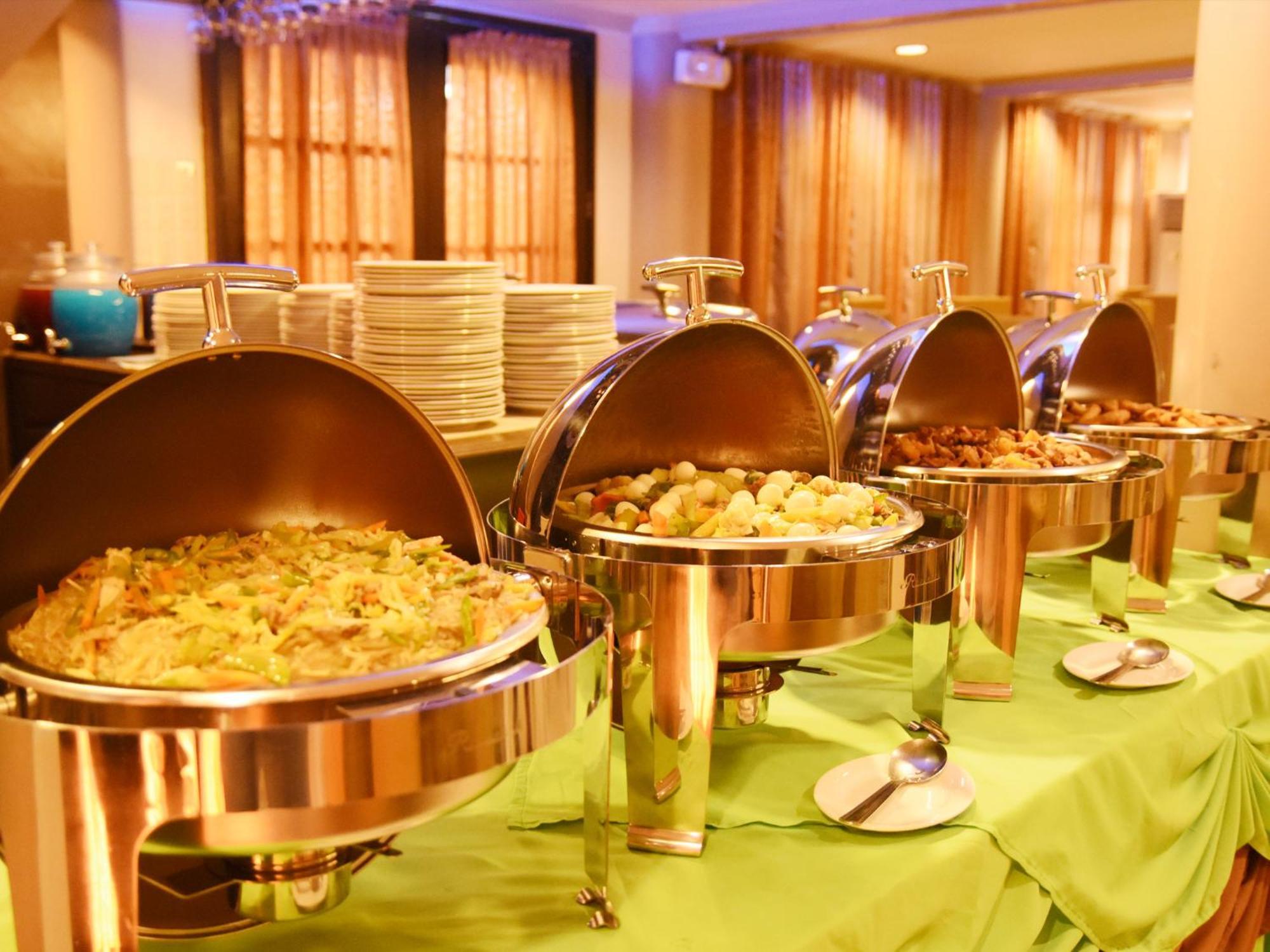 Villa Esmeralda Bryan'S Resort Hotel And Restaurant Palayan City Buitenkant foto